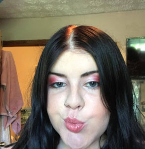 Meet your Posher, Becca